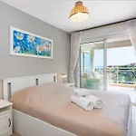 Beausejour - Splendide 2 Pieces - Piscine - Parking - Vue アパート ボーソレイユ