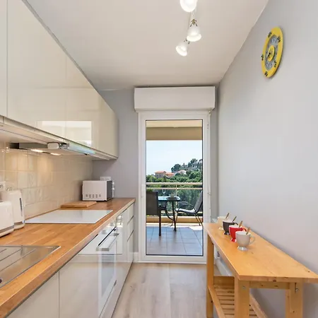 Beausejour - Splendide 2 Pièces - Piscine - Parking - Vue *